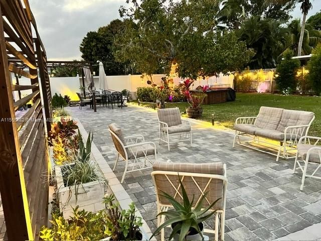 Recently Sold: $549,900 (3 beds, 2 baths, 1546 Square Feet)