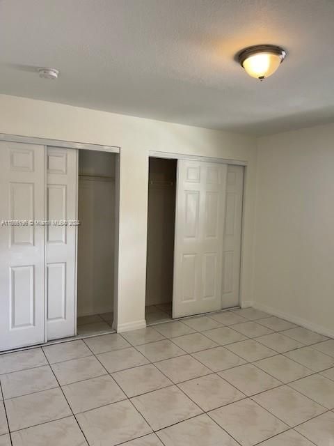 Recently Rented: $2,400 (3 beds, 2 baths, 1140 Square Feet)