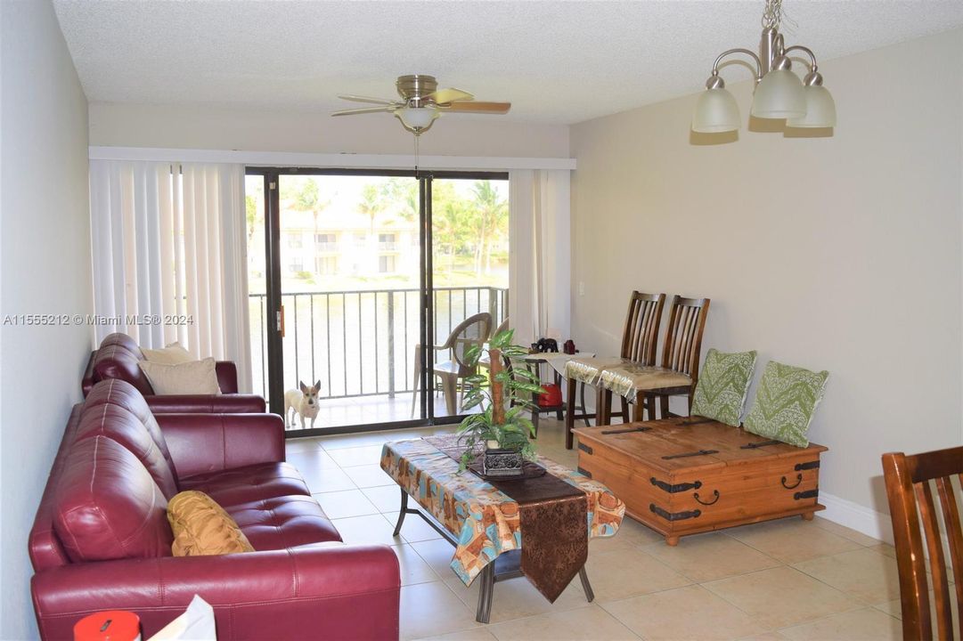 For Sale: $259,000 (3 beds, 2 baths, 1156 Square Feet)