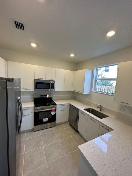 Recently Rented: $3,400 (3 beds, 2 baths, 1732 Square Feet)