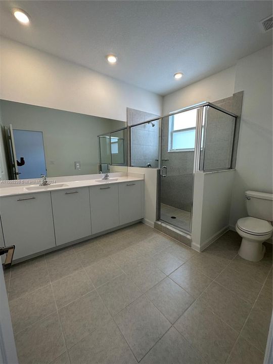 Recently Rented: $3,400 (3 beds, 2 baths, 1732 Square Feet)