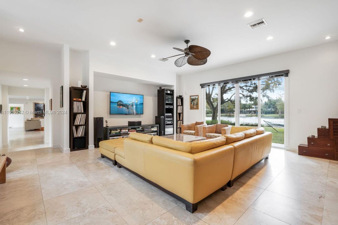 Active With Contract: $7,500,000 (4 beds, 3 baths, 4026 Square Feet)