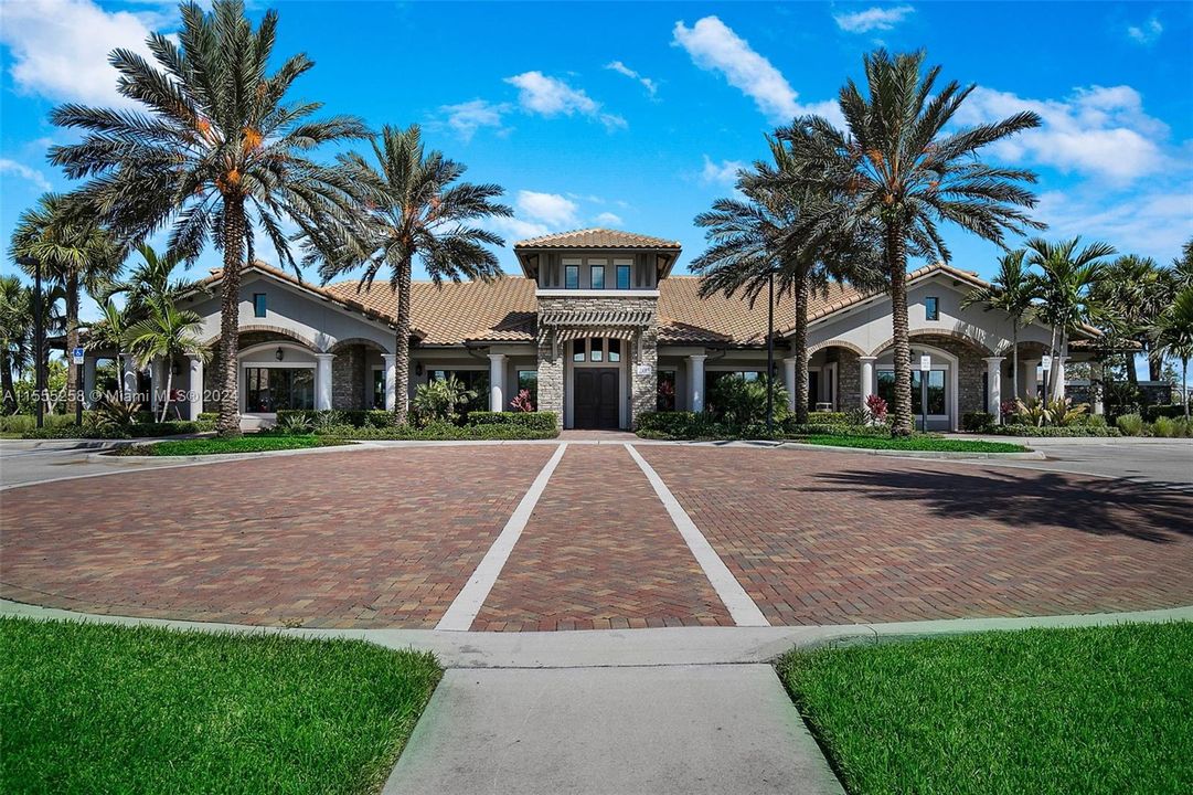 Recently Sold: $2,189,900 (5 beds, 4 baths, 4287 Square Feet)