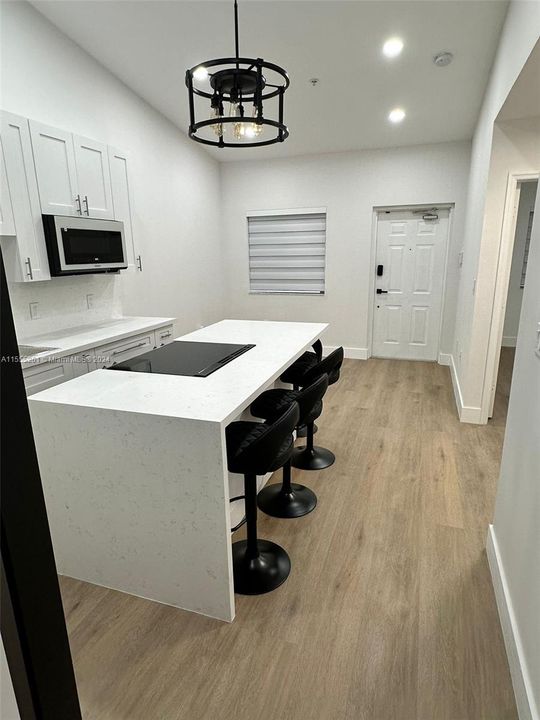 Recently Rented: $2,580 (3 beds, 2 baths, 817 Square Feet)