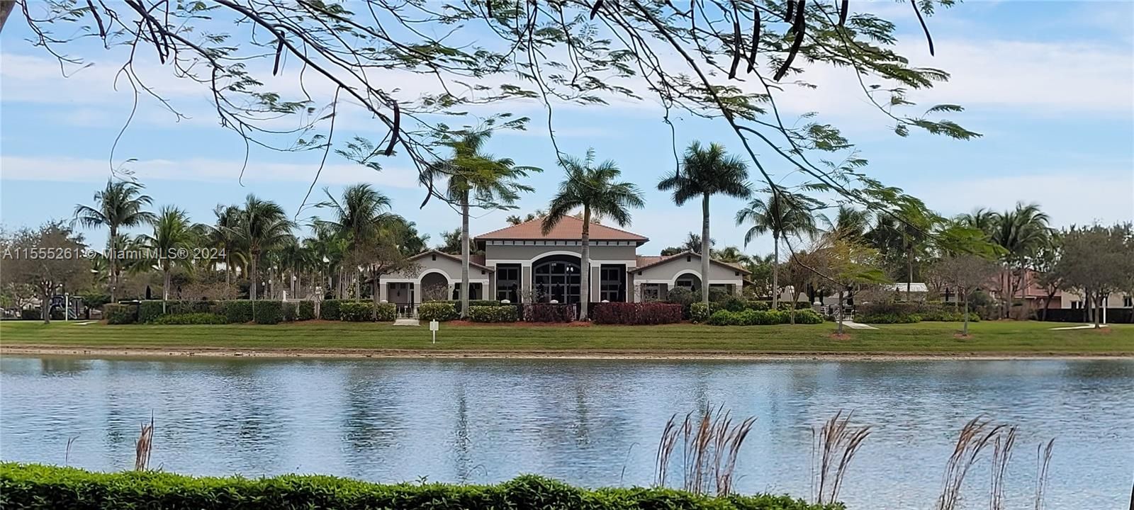 Recently Rented: $2,580 (3 beds, 2 baths, 817 Square Feet)