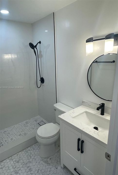 Recently Rented: $2,580 (3 beds, 2 baths, 817 Square Feet)