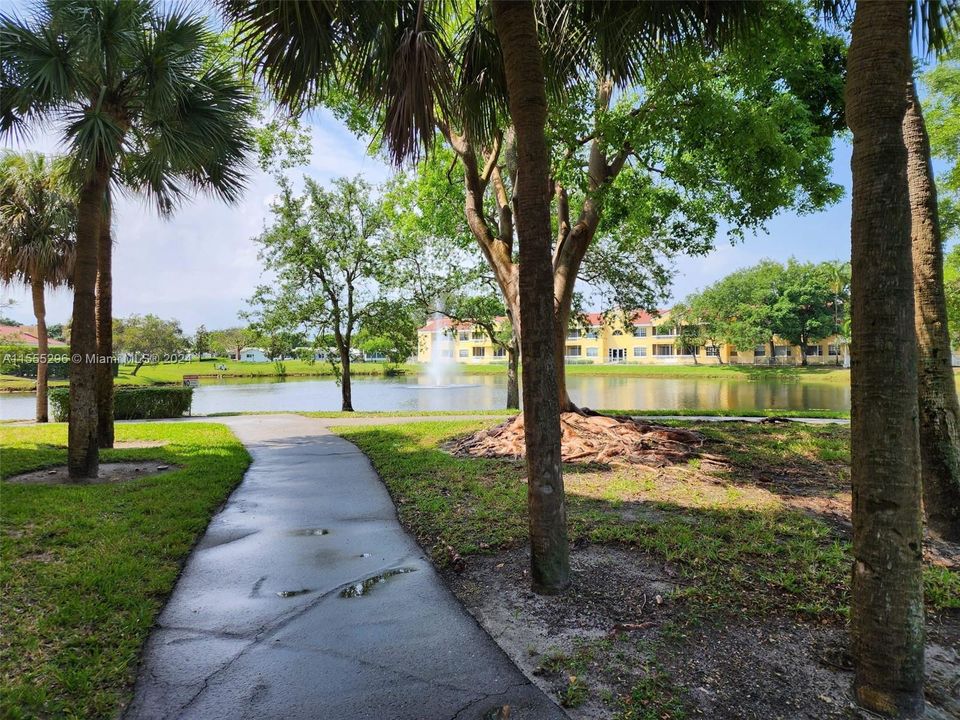 Recently Sold: $255,000 (2 beds, 2 baths, 1091 Square Feet)