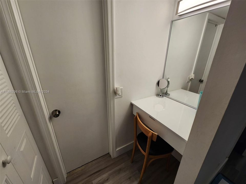 Recently Sold: $255,000 (2 beds, 2 baths, 1091 Square Feet)