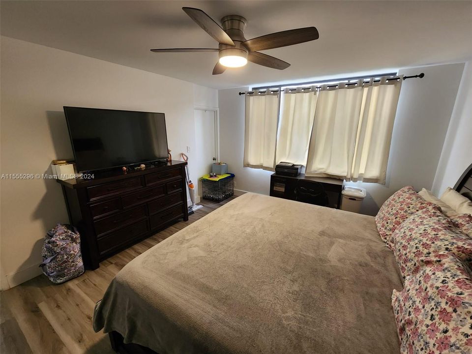 Recently Sold: $255,000 (2 beds, 2 baths, 1091 Square Feet)