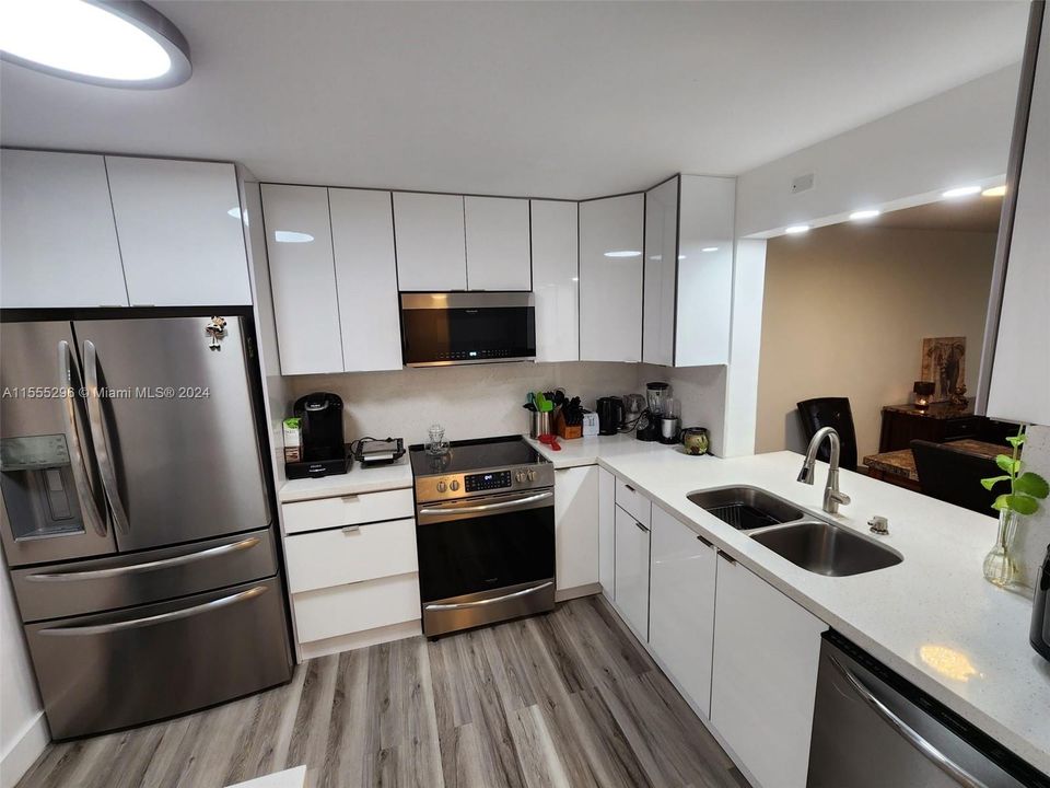 Recently Sold: $255,000 (2 beds, 2 baths, 1091 Square Feet)