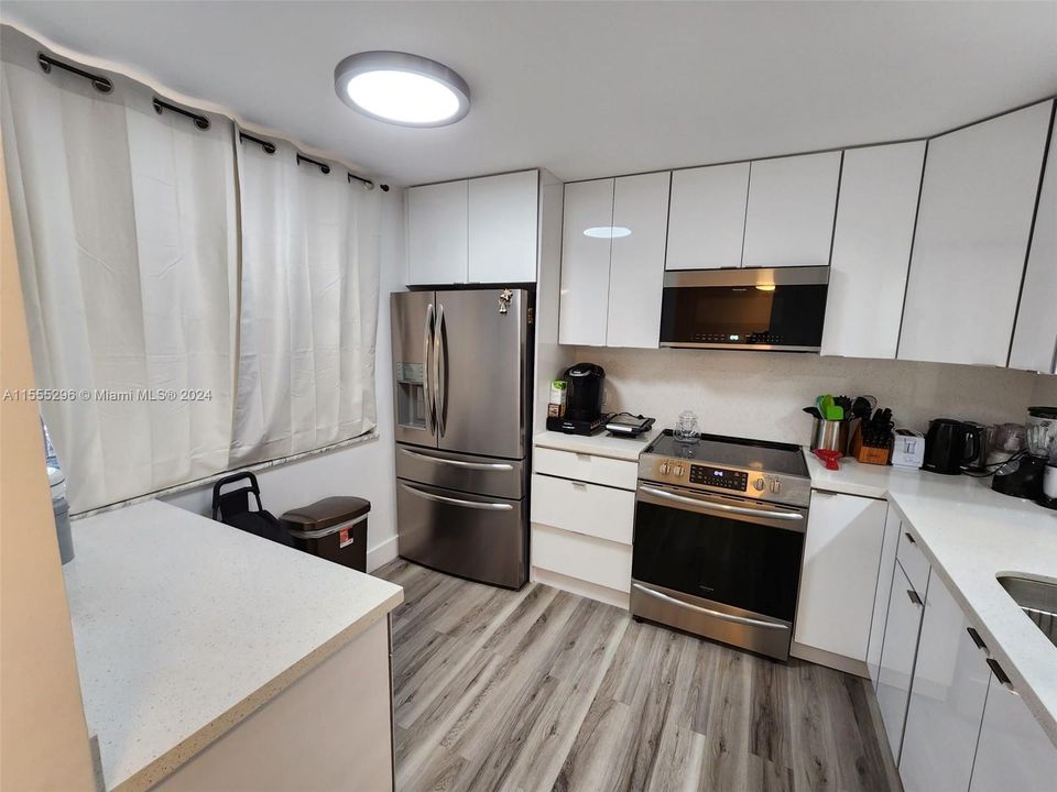 Recently Sold: $255,000 (2 beds, 2 baths, 1091 Square Feet)