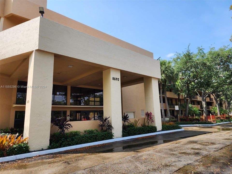 Recently Sold: $255,000 (2 beds, 2 baths, 1091 Square Feet)