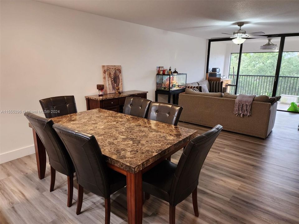 Recently Sold: $255,000 (2 beds, 2 baths, 1091 Square Feet)