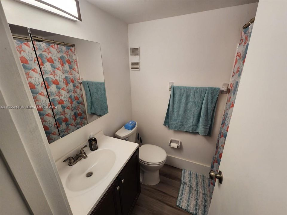 Recently Sold: $255,000 (2 beds, 2 baths, 1091 Square Feet)