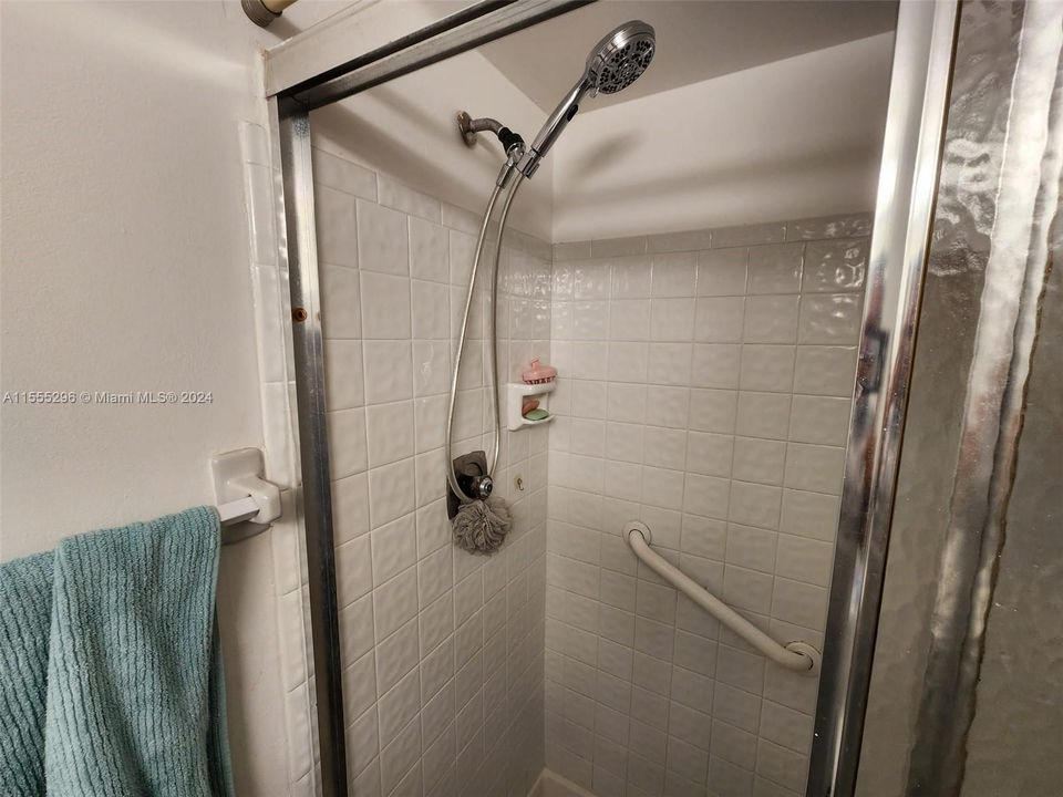 Recently Sold: $255,000 (2 beds, 2 baths, 1091 Square Feet)