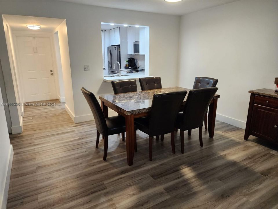 Recently Sold: $255,000 (2 beds, 2 baths, 1091 Square Feet)
