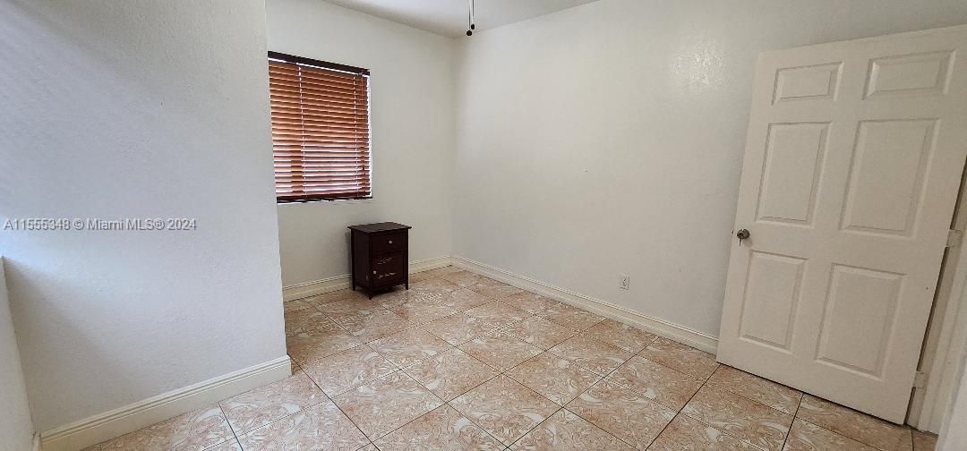 For Sale: $480,000 (2 beds, 1 baths, 1032 Square Feet)