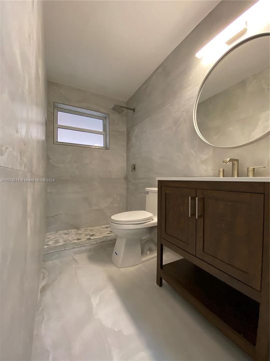 Recently Rented: $2,600 (2 beds, 1 baths, 900 Square Feet)