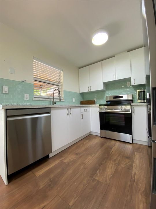 Recently Rented: $2,600 (2 beds, 1 baths, 900 Square Feet)