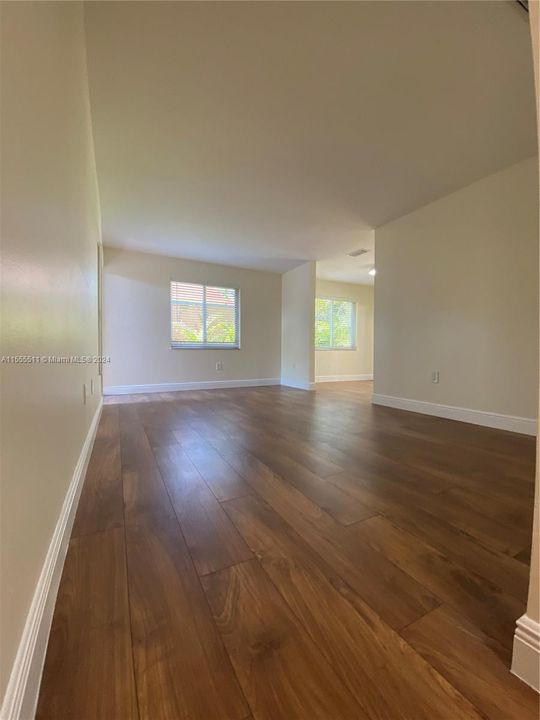 Recently Rented: $2,600 (2 beds, 1 baths, 900 Square Feet)