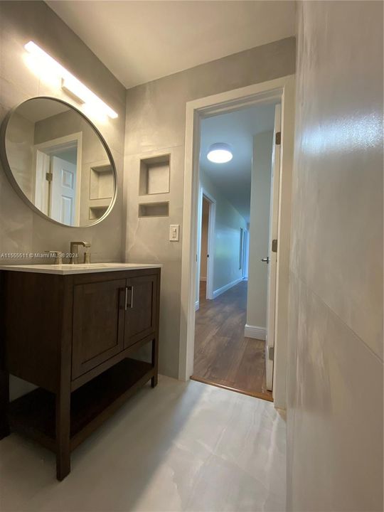 Recently Rented: $2,600 (2 beds, 1 baths, 900 Square Feet)