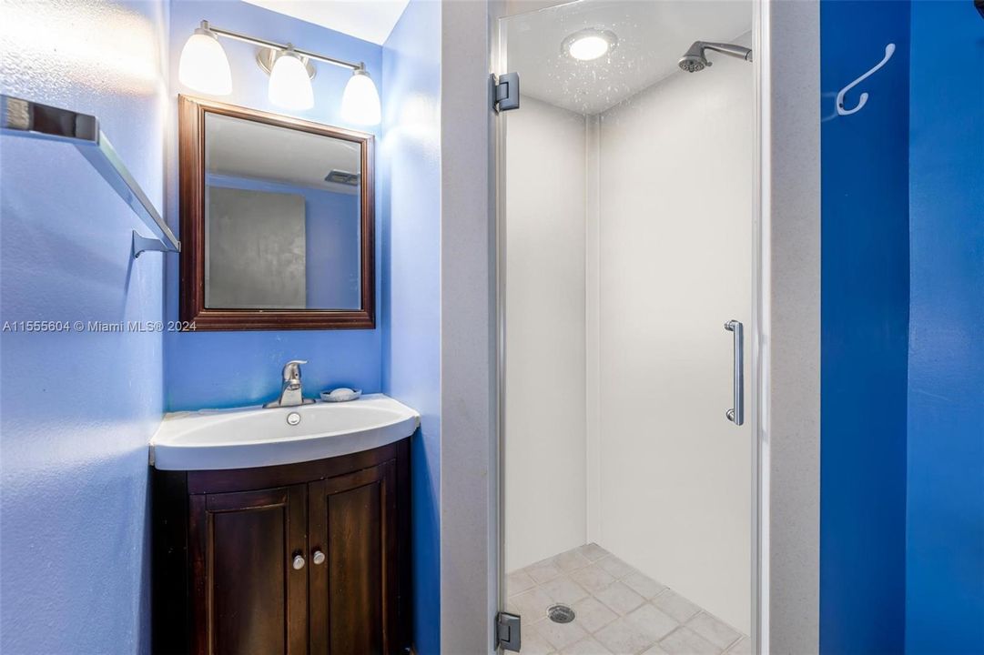 For Sale: $349,000 (3 beds, 2 baths, 1496 Square Feet)