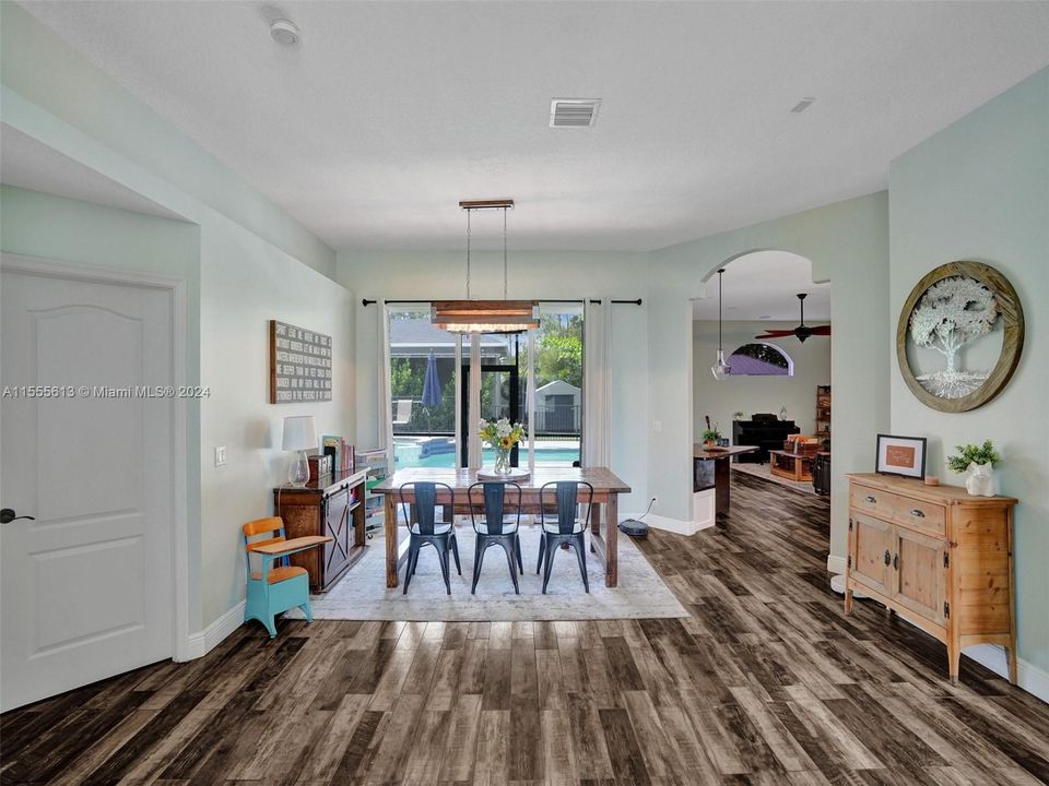 Active With Contract: $825,000 (4 beds, 2 baths, 1958 Square Feet)