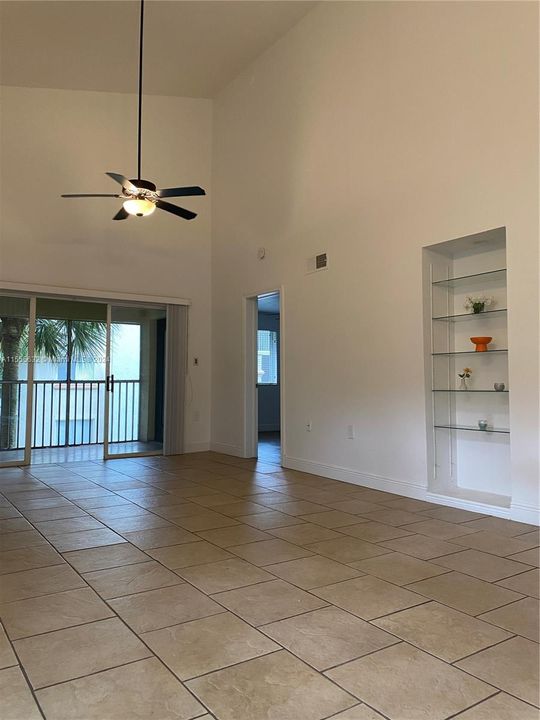 Recently Rented: $2,325 (3 beds, 2 baths, 1510 Square Feet)