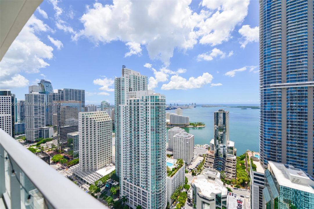 For Sale: $1,295,000 (2 beds, 3 baths, 1314 Square Feet)