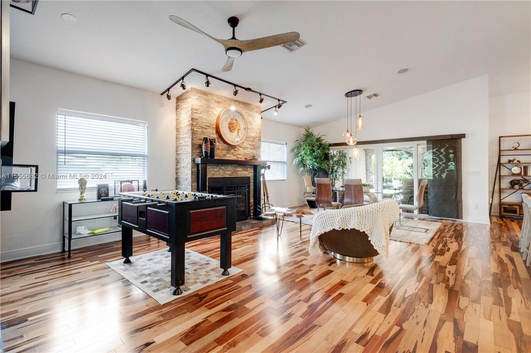 Active With Contract: $1,750,000 (4 beds, 3 baths, 0 Square Feet)