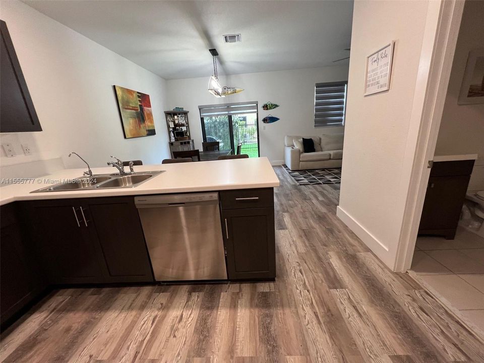 Active With Contract: $549,000 (3 beds, 2 baths, 1696 Square Feet)