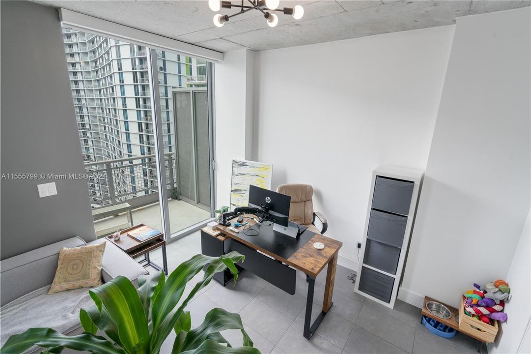 Recently Rented: $4,400 (3 beds, 2 baths, 1255 Square Feet)