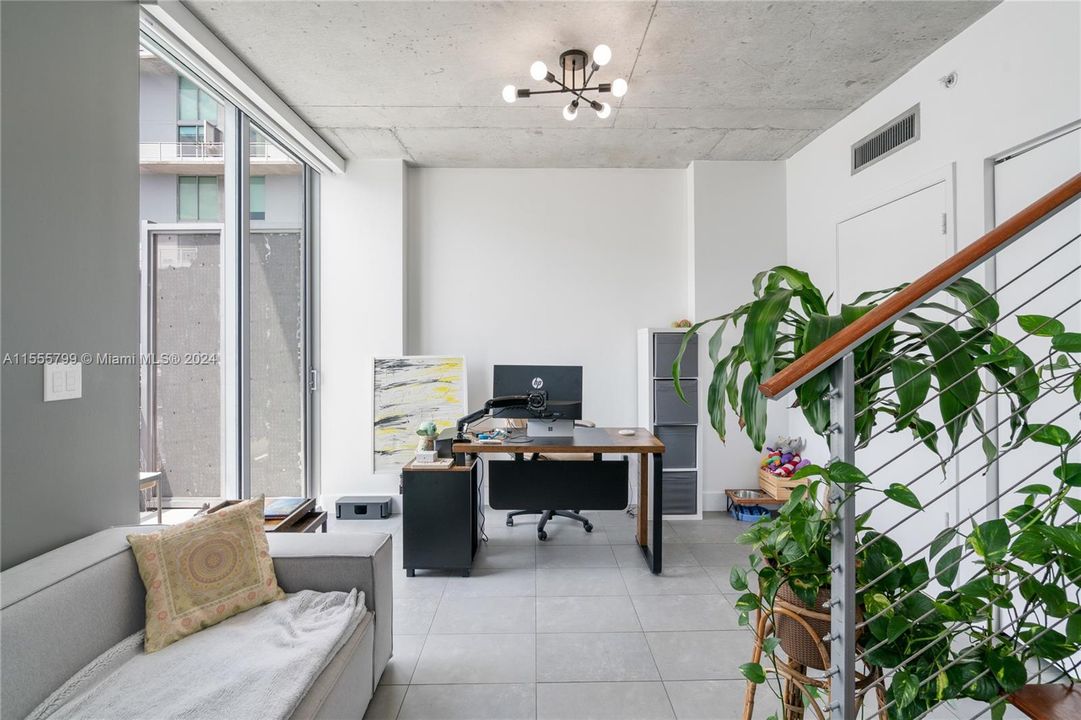 Recently Rented: $4,400 (3 beds, 2 baths, 1255 Square Feet)