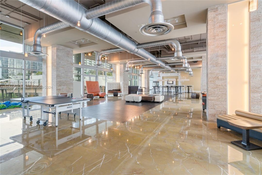 Recently Rented: $4,400 (3 beds, 2 baths, 1255 Square Feet)