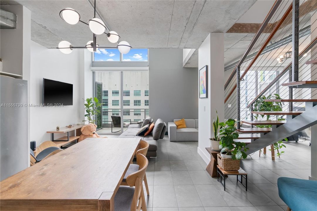 Recently Rented: $4,400 (3 beds, 2 baths, 1255 Square Feet)