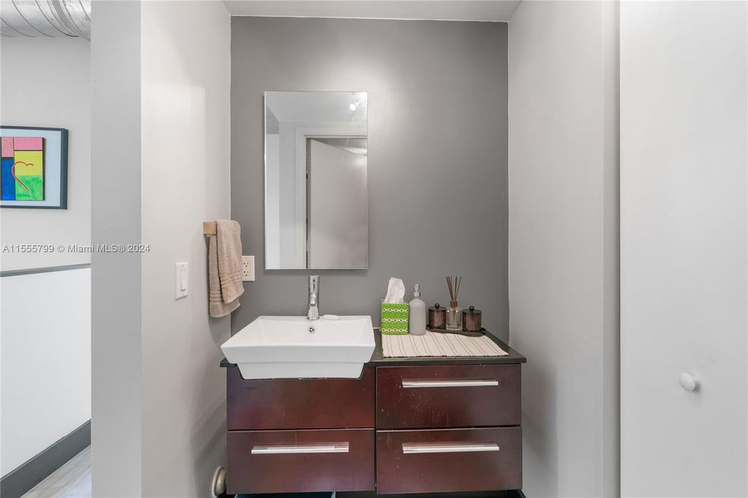 Recently Rented: $4,400 (3 beds, 2 baths, 1255 Square Feet)