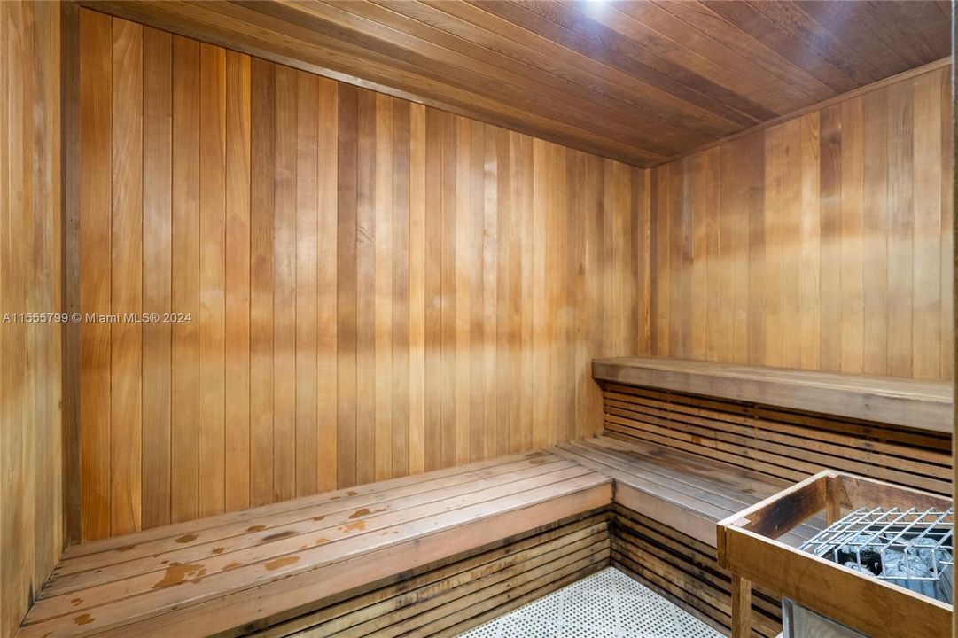 Recently Rented: $4,400 (3 beds, 2 baths, 1255 Square Feet)