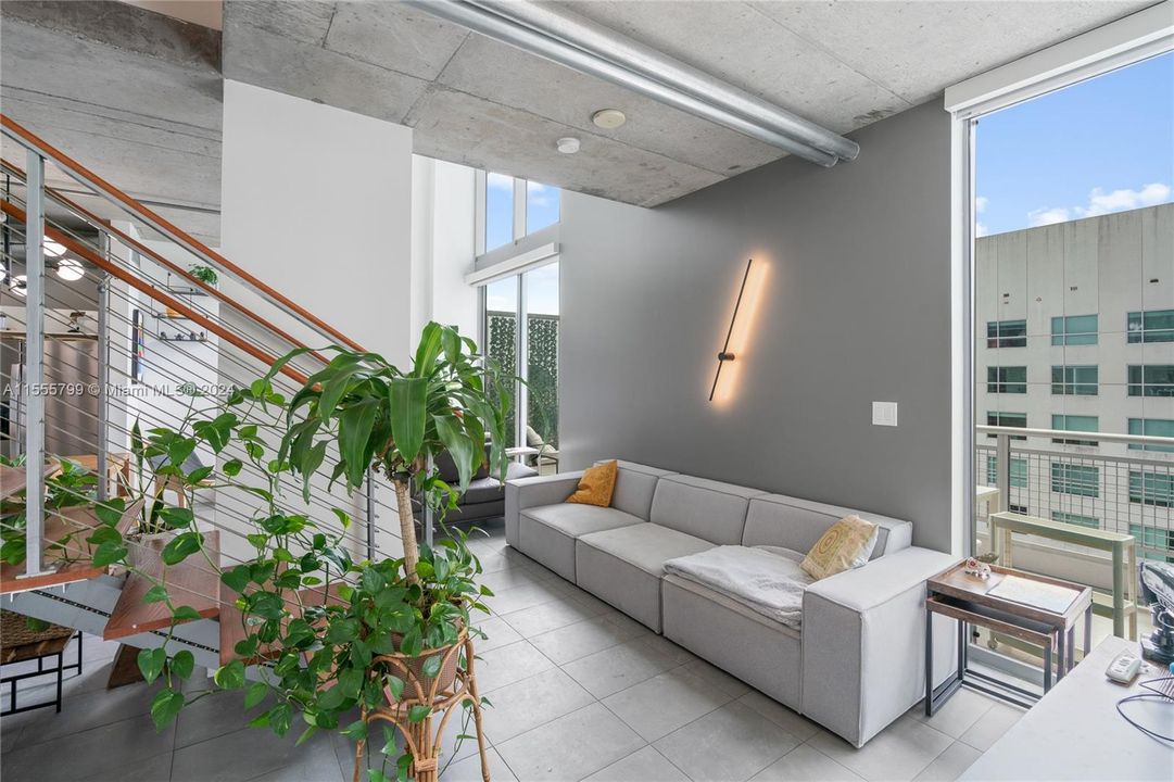 Recently Rented: $4,400 (3 beds, 2 baths, 1255 Square Feet)