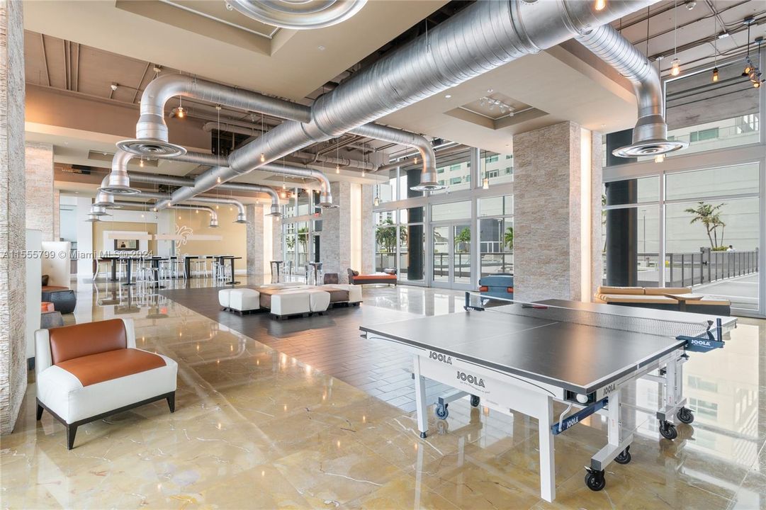 Recently Rented: $4,400 (3 beds, 2 baths, 1255 Square Feet)