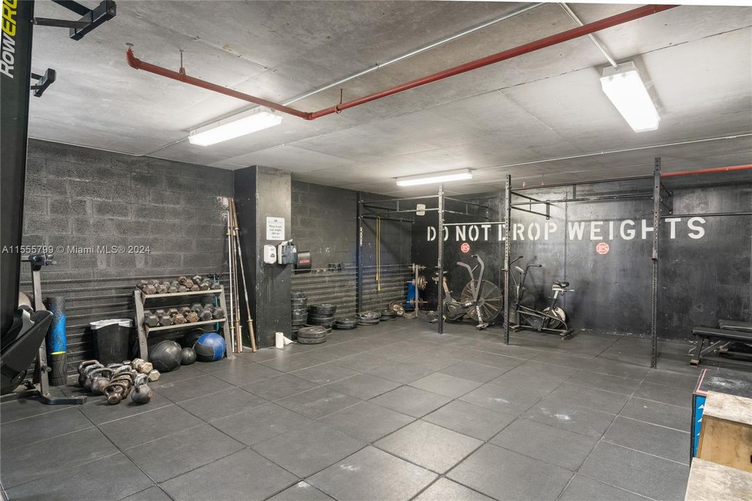 Recently Rented: $4,400 (3 beds, 2 baths, 1255 Square Feet)