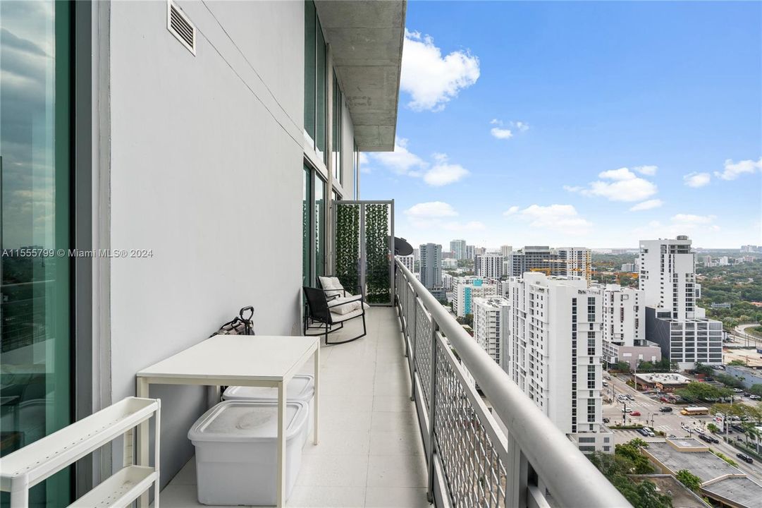 Recently Rented: $4,400 (3 beds, 2 baths, 1255 Square Feet)