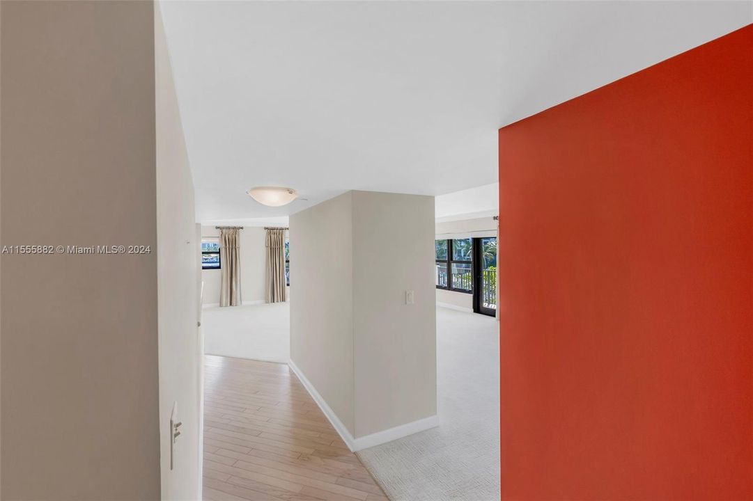 Vendido Recientemente: $649,900 (3 camas, 2 baños, 1740 Pies cuadrados)