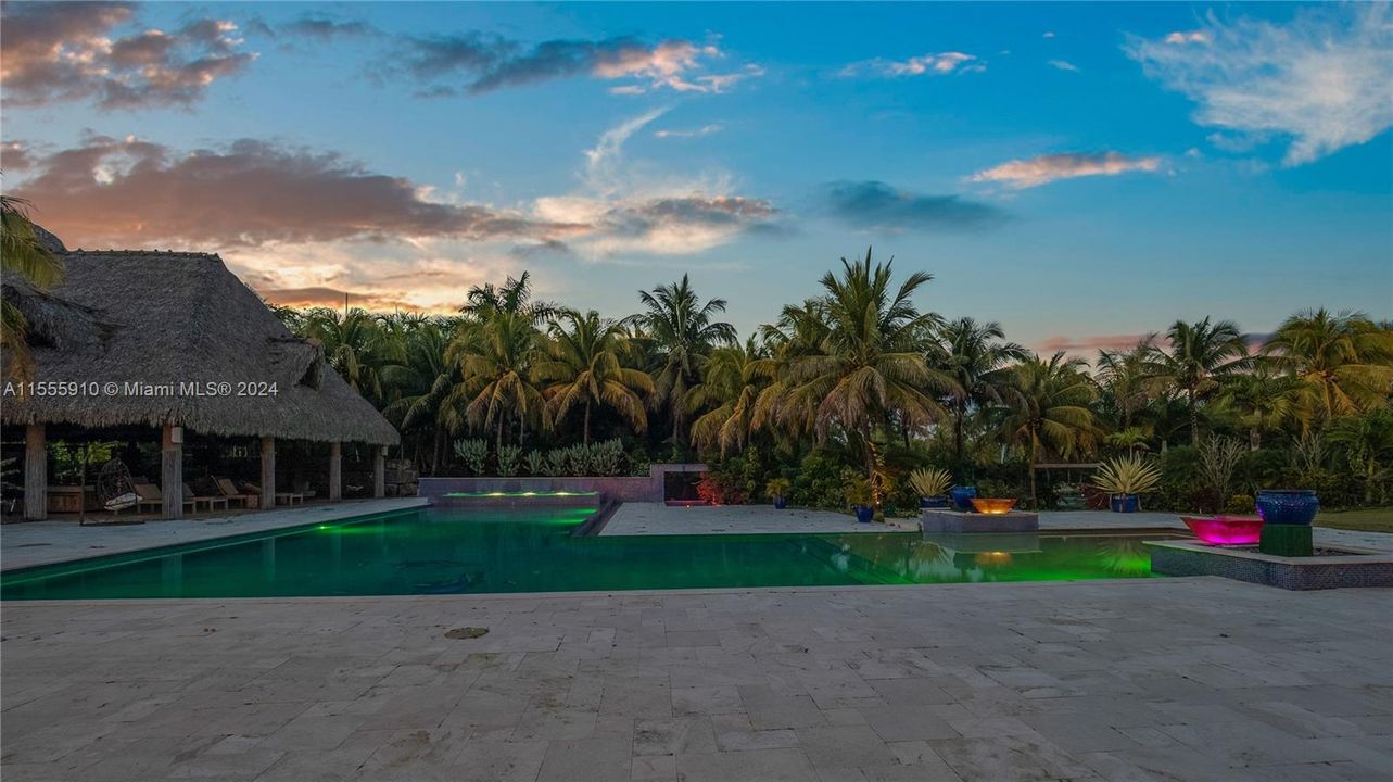 待售: $14,250,000 (10 贝兹, 10 浴室, 27808 平方英尺)