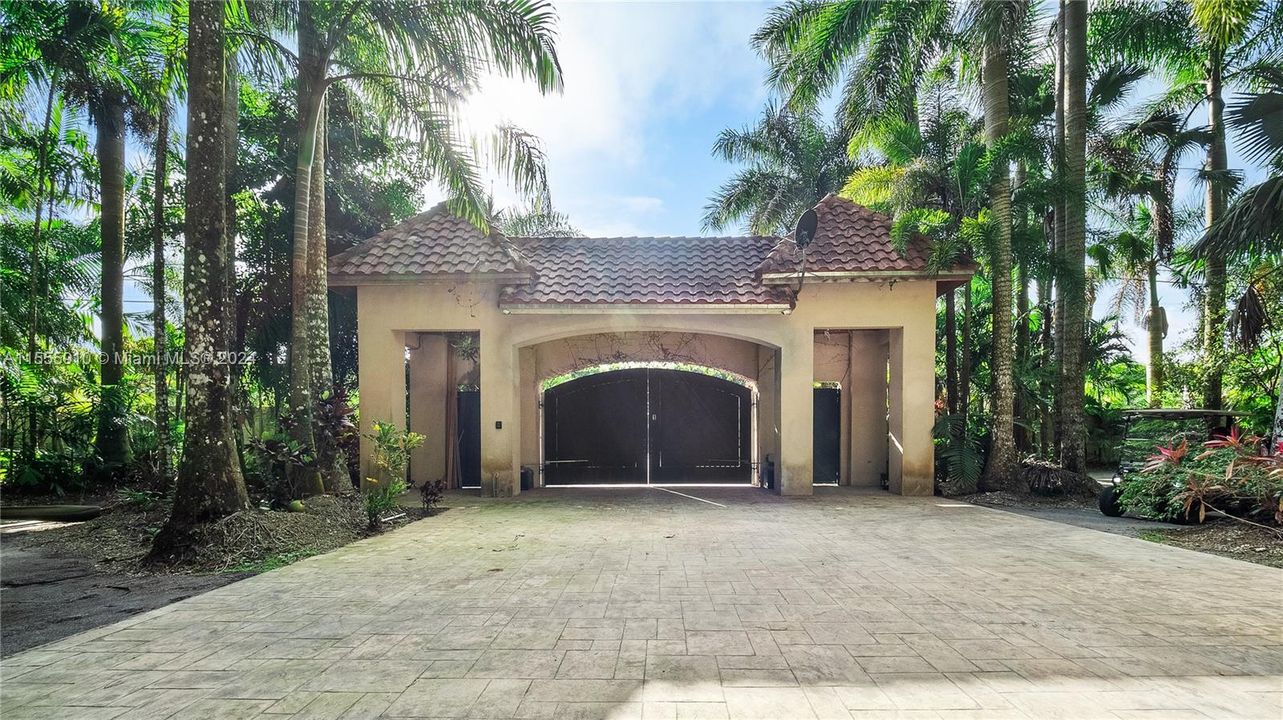 待售: $14,250,000 (10 贝兹, 10 浴室, 27808 平方英尺)