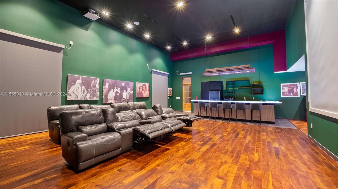 待售: $14,250,000 (10 贝兹, 10 浴室, 27808 平方英尺)