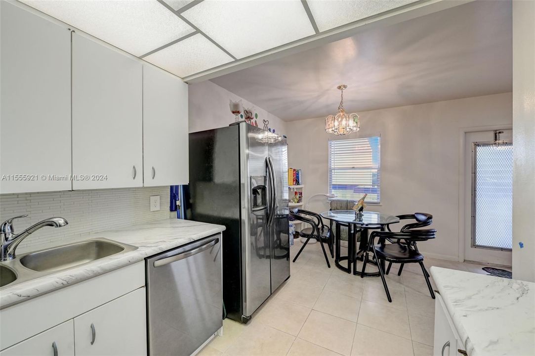 For Sale: $189,435 (2 beds, 1 baths, 860 Square Feet)