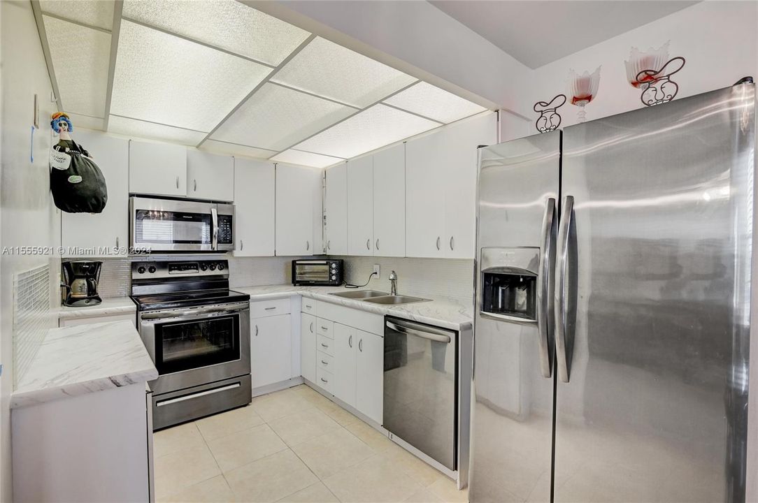 For Sale: $189,435 (2 beds, 1 baths, 860 Square Feet)