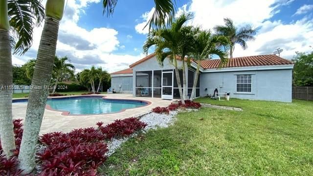 En Venta: $895,900 (3 camas, 2 baños, 1968 Pies cuadrados)