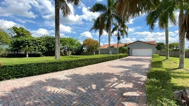 For Sale: $924,900 (3 beds, 2 baths, 1968 Square Feet)