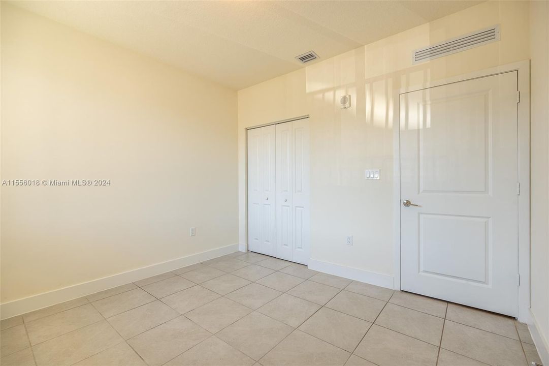 For Rent: $3,350 (3 beds, 2 baths, 1124 Square Feet)